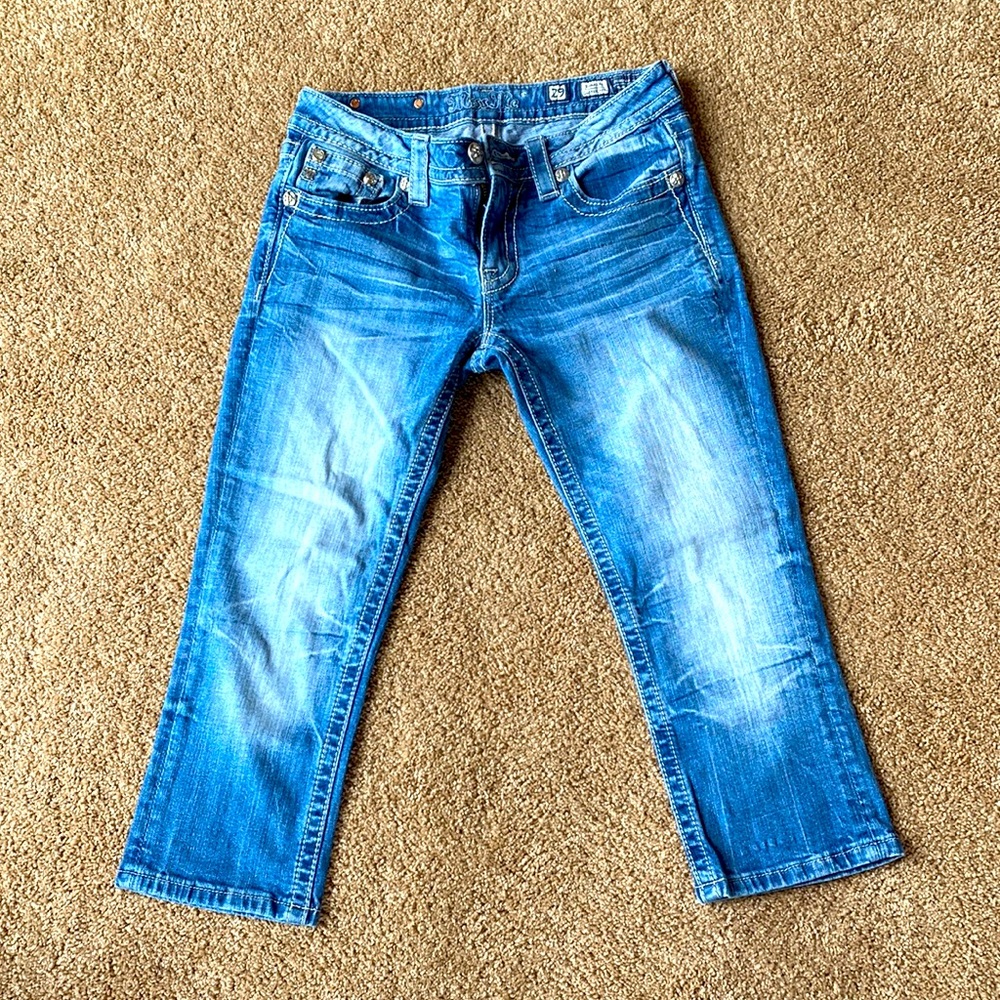 Miss Me Signature Capri! Size 29!